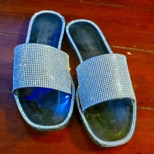RHINESTONE 😺 SLIP ONS